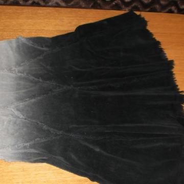 Suknja zimska , topla vel. M od samta.