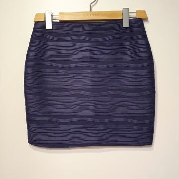 Tamno plava mini suknja, vel 38