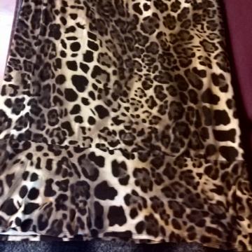 NENOŠENA LAGANA TIGRASTA SUKNJA NA GUMU PLUS SIZE