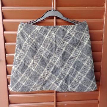 TOPLA VUNENA SUKNJA 32 - 34 XS