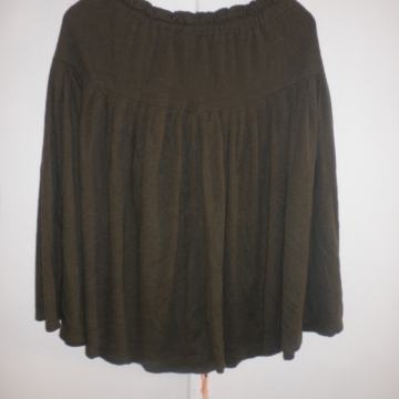 TOPLA VUNENA SUKNJA 40 M / L