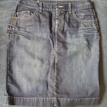 traper suknja Amadeus vel. 44