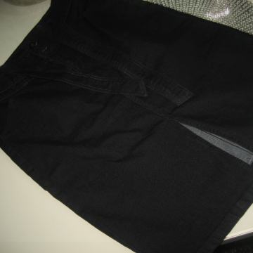 TRAPER SUKNJA VEL. M - NOVO