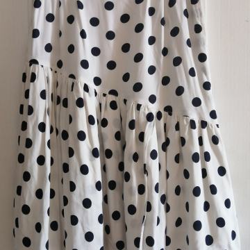 Suknja na točkice s volanom