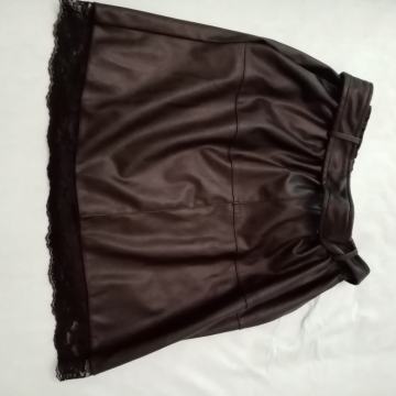 Zara suknja s čipkom