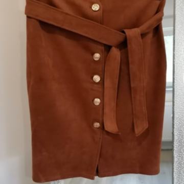 SUKNJA VEL.40/42 - NOVO