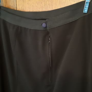 Ženska Crna suknja 40-45