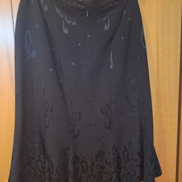 Ženska crna suknja vel 42