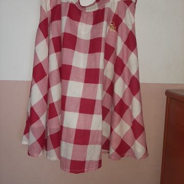 Ženska karirana suknja