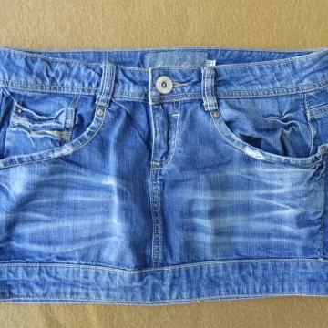 Ženska mini suknja Bershka vel. 36