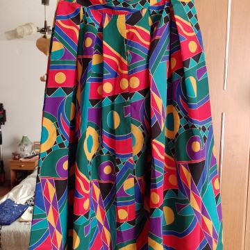 Zenska suknja . Broj 36