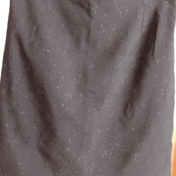 Zenska suknja . Broj 44