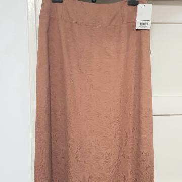 Nova, s etiketom, suknja MODEA br. 44