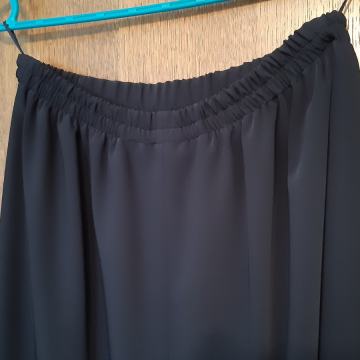 Ženska suknja-podsuknja 42 crna