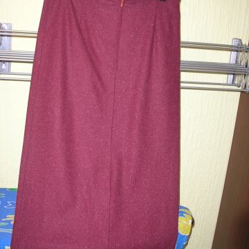 Ženska suknja šivana, broj 42