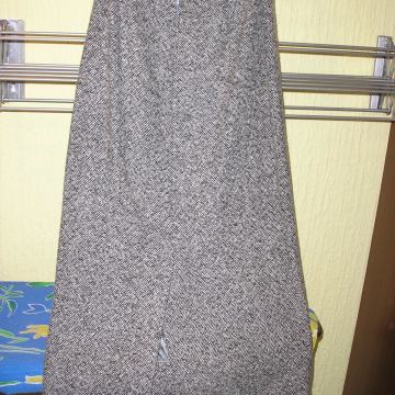 Ženska suknja šivana, broj 42