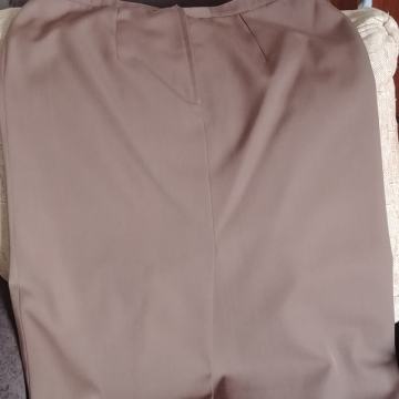 ŽENSKA SUKNJA ( ŠOS ), KLASIČNA, ŠIVANA PO MJERI