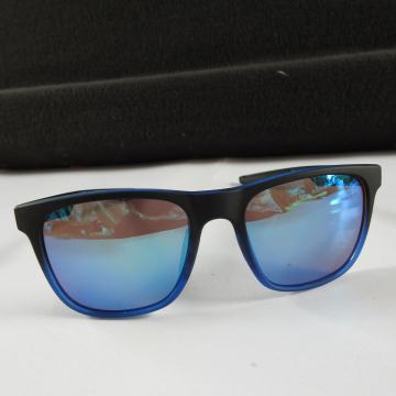 Beeline sunčane naočale – plava ogledalo stakla, moderan dizajn