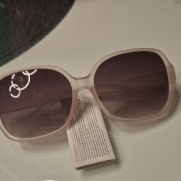 BEŽ SUNČANE NAOČALE - NOVO