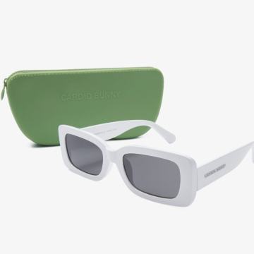 Bijele sunčane naočale + futrola - NOVO