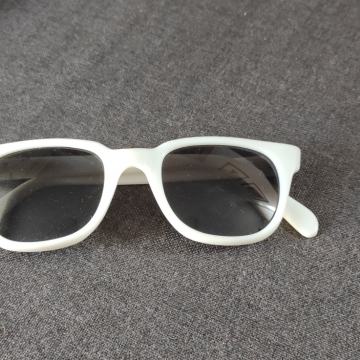 Bijele sunčane naočale
