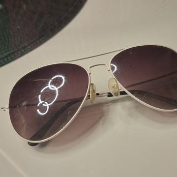 BIJELE SUNČANE NAOČALE - NOVO