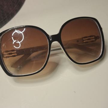 CRNO - BEŽ SUNČANE NAOČALE - NOVO