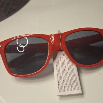 CRVENE SUNČANE NAOČALE - NOVO S ETIKETOM