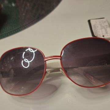 CRVENE SUNČANE NAOČALE - NOVO S ETIKETOM