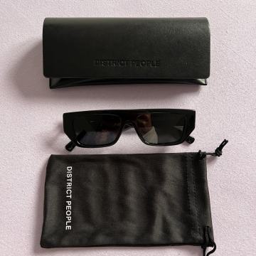 District People sunčane naočale