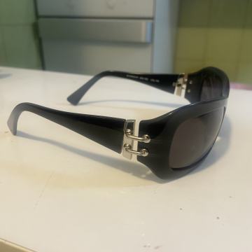 Givenchy ženske sunčane naočale sgv 552 colore 700