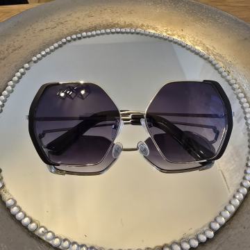 Guess suncane naočale