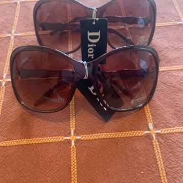 Lot od dva para ženskih naočala dior ( imitacija)