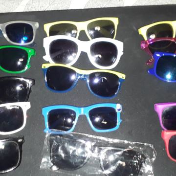 Lot sunčane naočale plastične