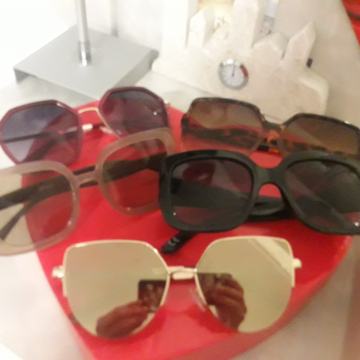 LOT SUNČANIH NAOČALA