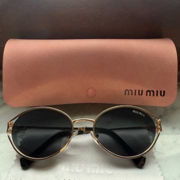 Miu Miu sunčane naočale