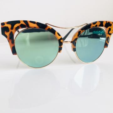 MODERNE TRENDI SUNČANE NAOČALE TIGRASTIH OKVIRA