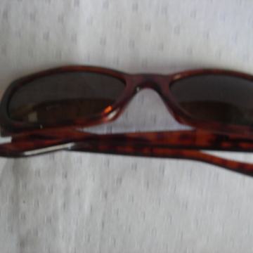 naočale EVITA PERONI sunčane,zastitni faktor UV--100,vidi sliku!