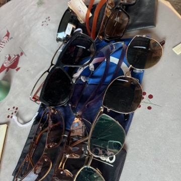 Naočale lot 21 par sa futrolama #POVOLJNO#