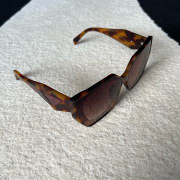 PRADA ženske suncane naocale novo!