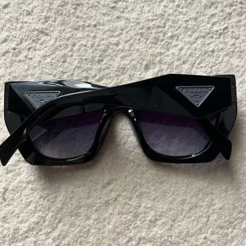 Prada zenske suncane naocale NOVO!!