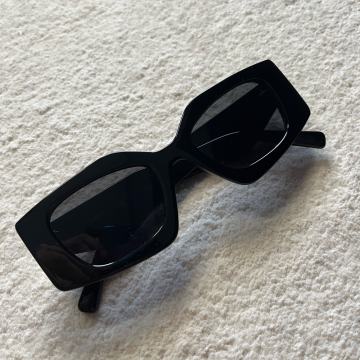 Prada zenske suncane naocale novo!!