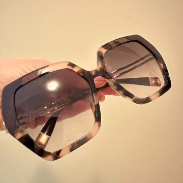 Prodajem FURLA Naočale