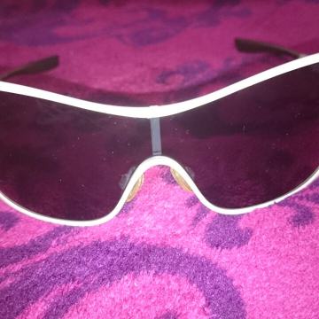 Prodajem Oakley Liv Pearl w/Grey sunčane naočele