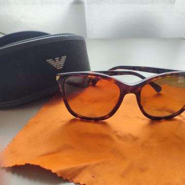 Nove sunčane naočale Emporio Armani smeđe unisex (ženske, muške)