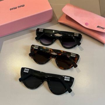 Sunčane naočale Miu Miu