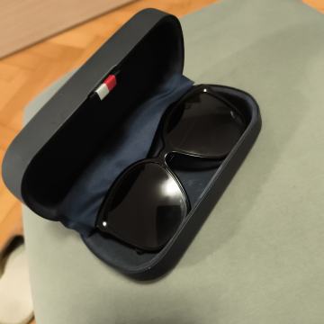 Sunčane naočale Tommy Hilfiger