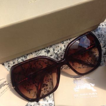 Nove nenošene original ženske Burberry sunčane naočale