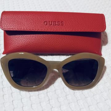 Sunčane naočale Guess