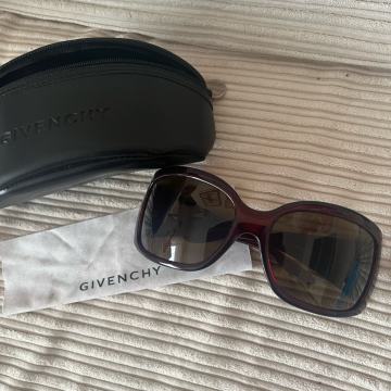 Ženske sunčane naocale, Givenchy